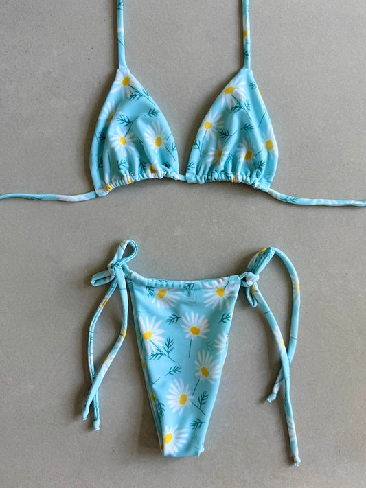 Baby Blue Daisy String Tie Triangle Set